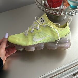Women’s vapor max size 6.5